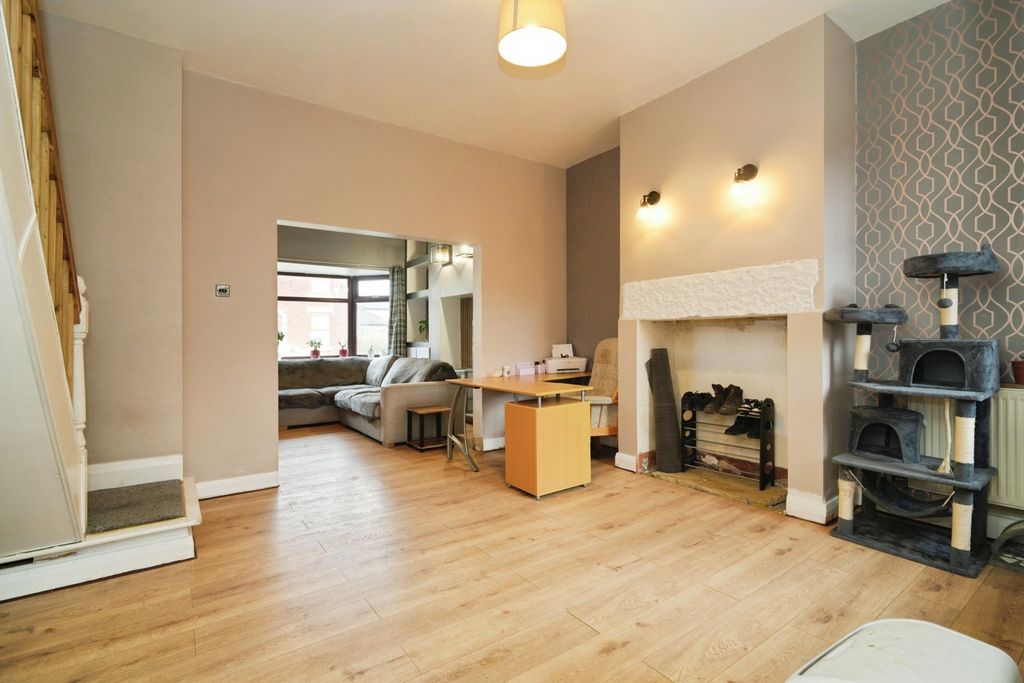 Property photo 3 of 16 Dining Room