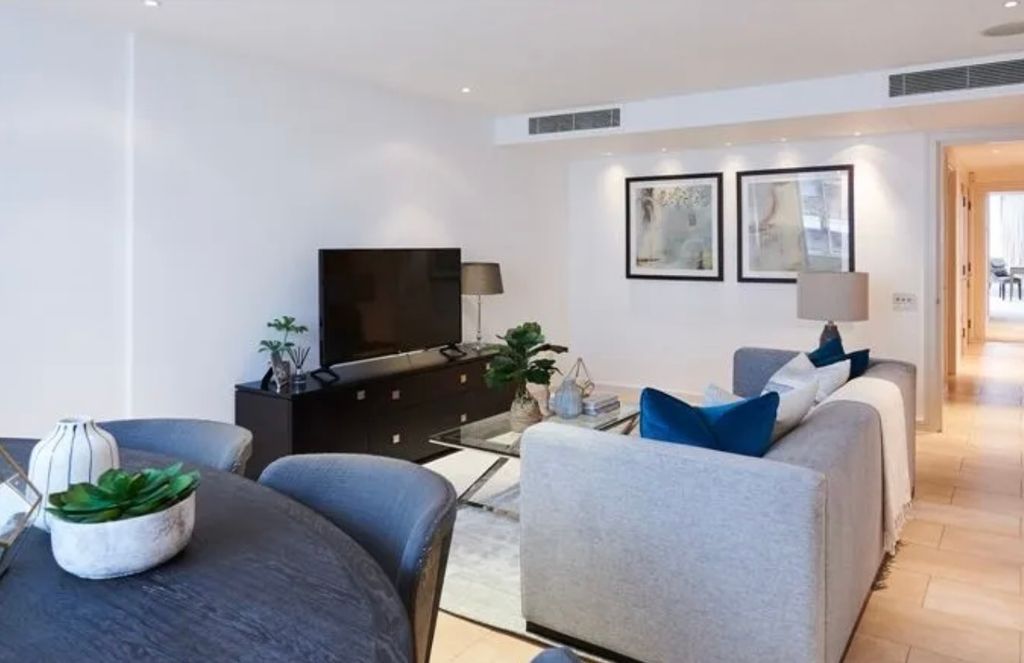 Property photo 2 of 5