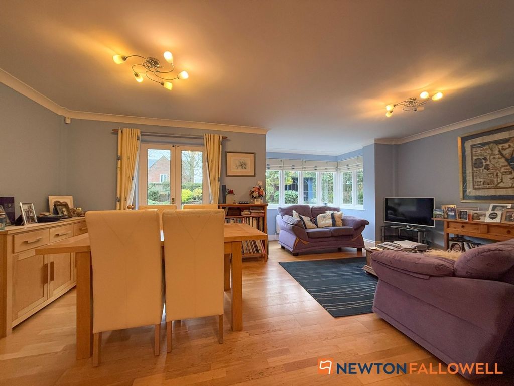 Property photo 2 of 33