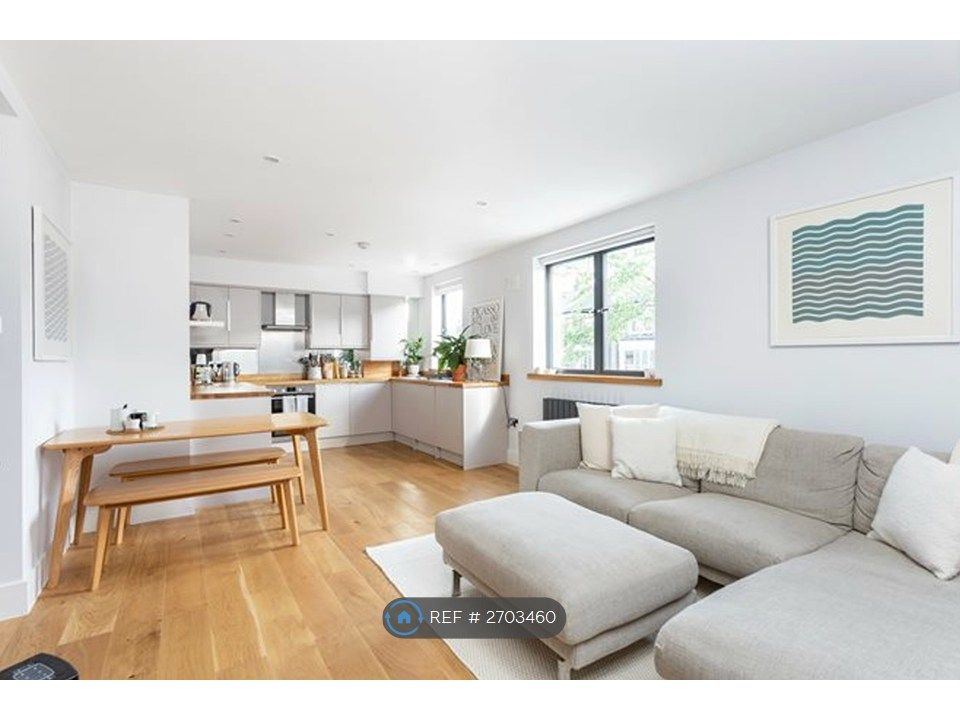 Property photo 3 of 5 Living Room