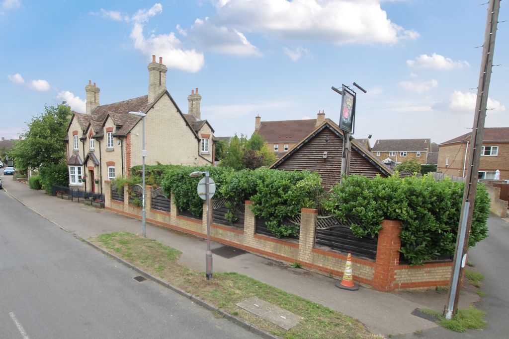 Property photo 2 of 37
