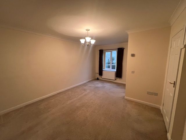 Property photo 3 of 22 Living Room