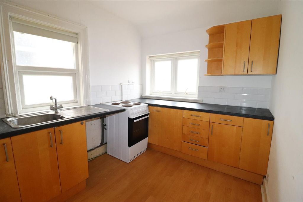 Property photo 2 of 12 Kitchen