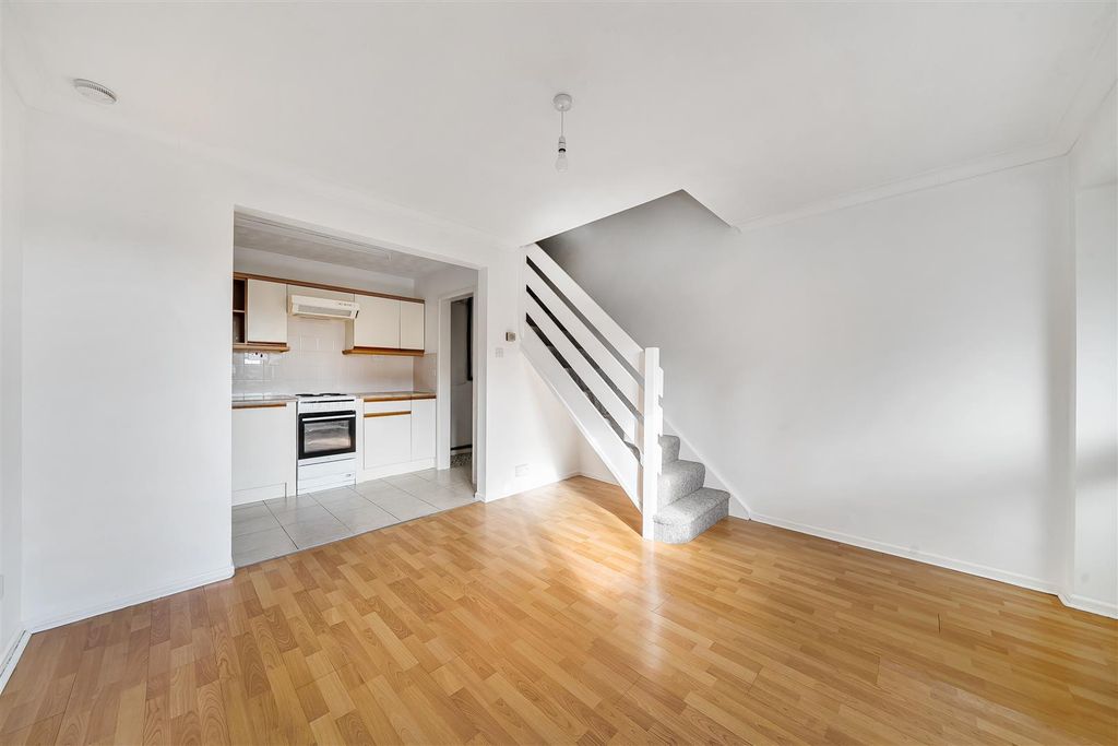 Property photo 2 of 12 Kitchen / Sitting Room