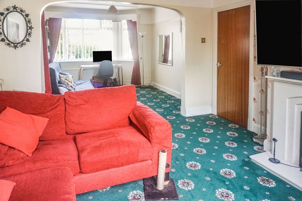 Property photo 3 of 13