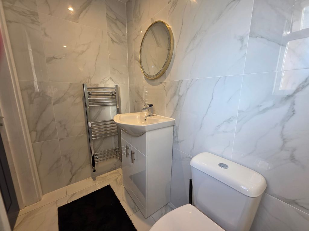 Property photo 3 of 15 38 Dale Road Room 5 (2).Jpeg