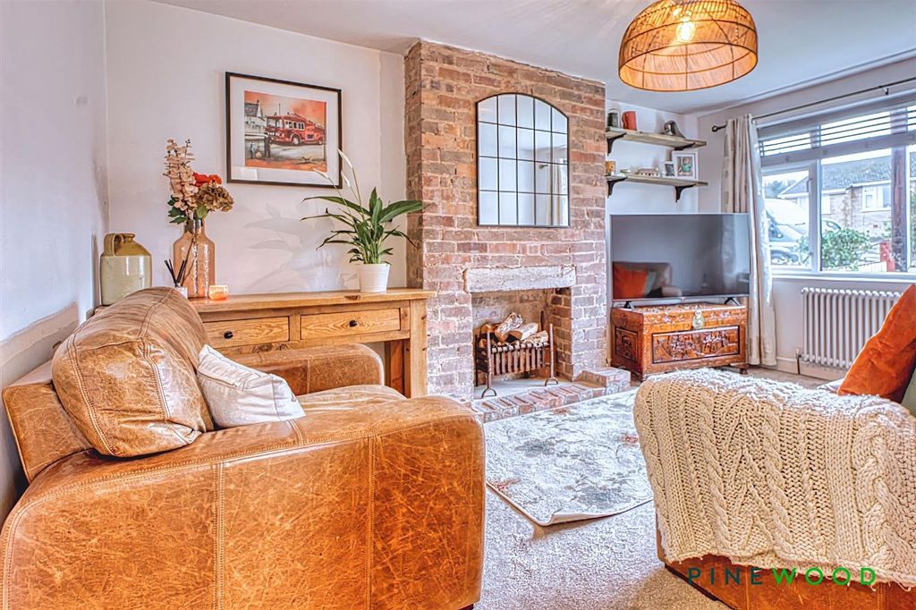 Property photo 3 of 26 Living Room