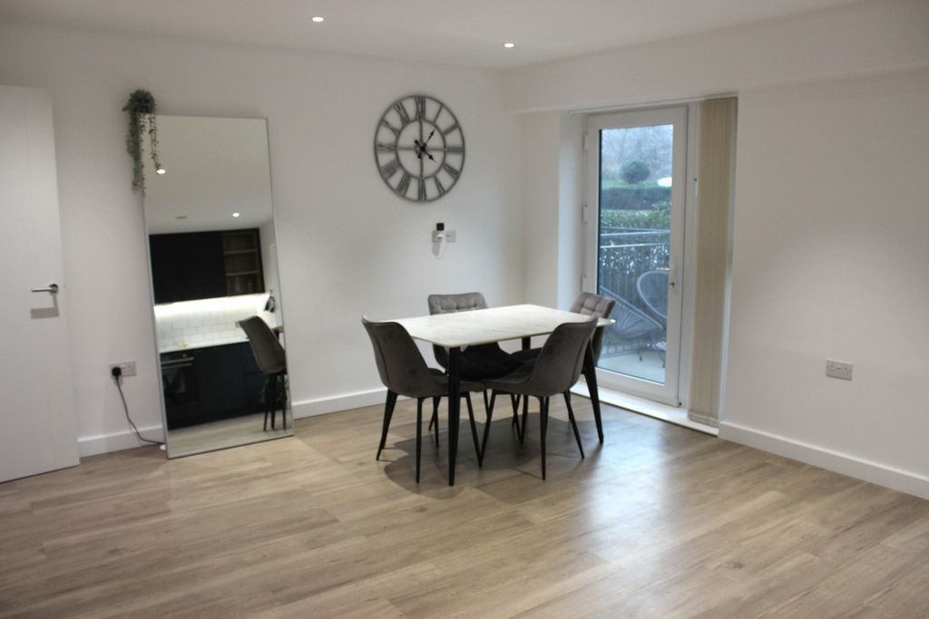 Property photo 1 of 11 4110360