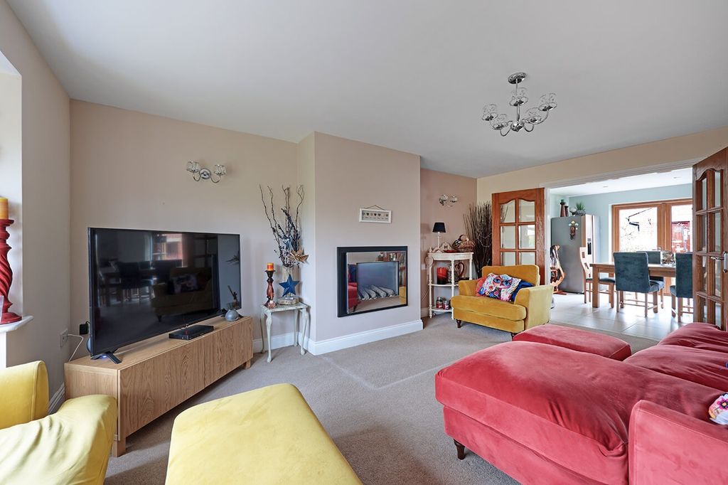 Property photo 2 of 29 4829434