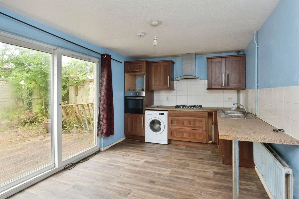 Property photo 2 of 17 Picture No. 02