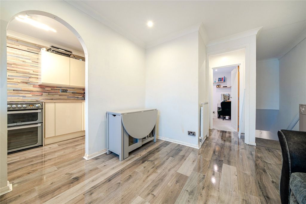 Property photo 3 of 15 Picture No. 11