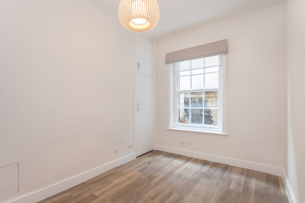 Property photo 1 of 6 Upper Berkeley St...