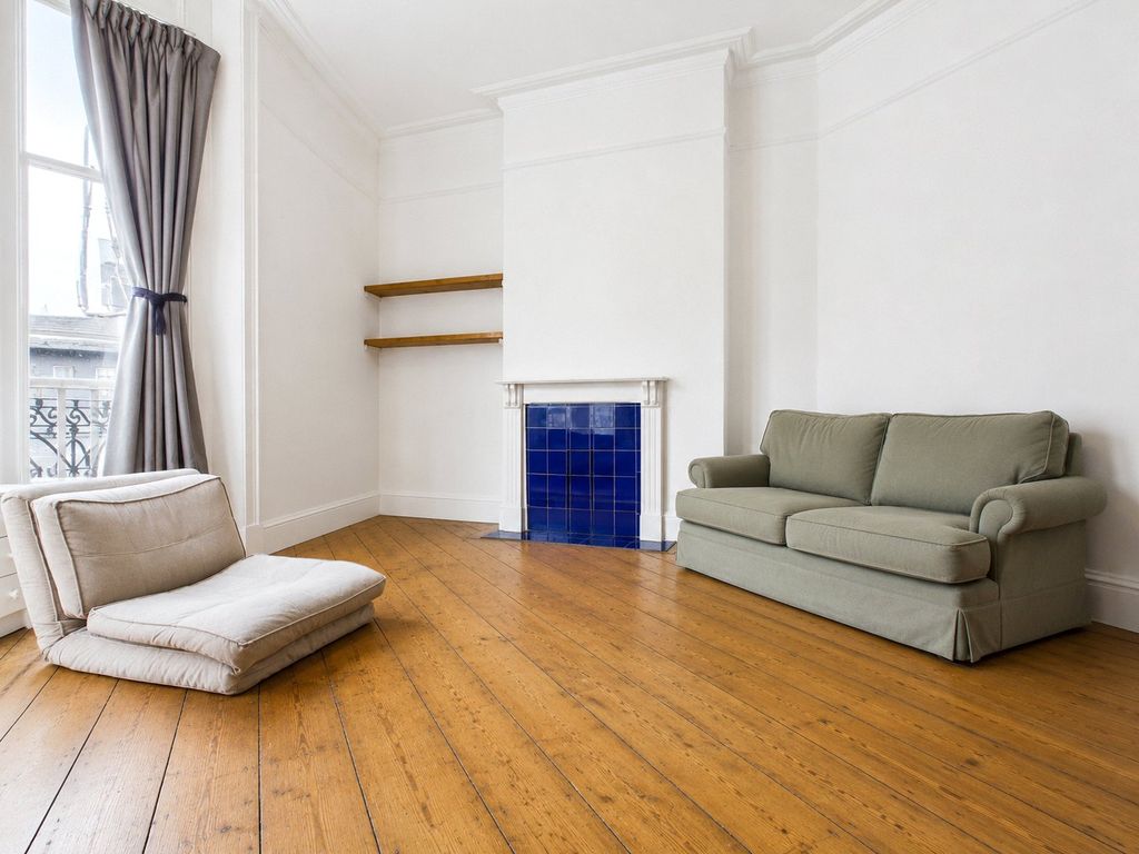 Property photo 3 of 16 Living Room
