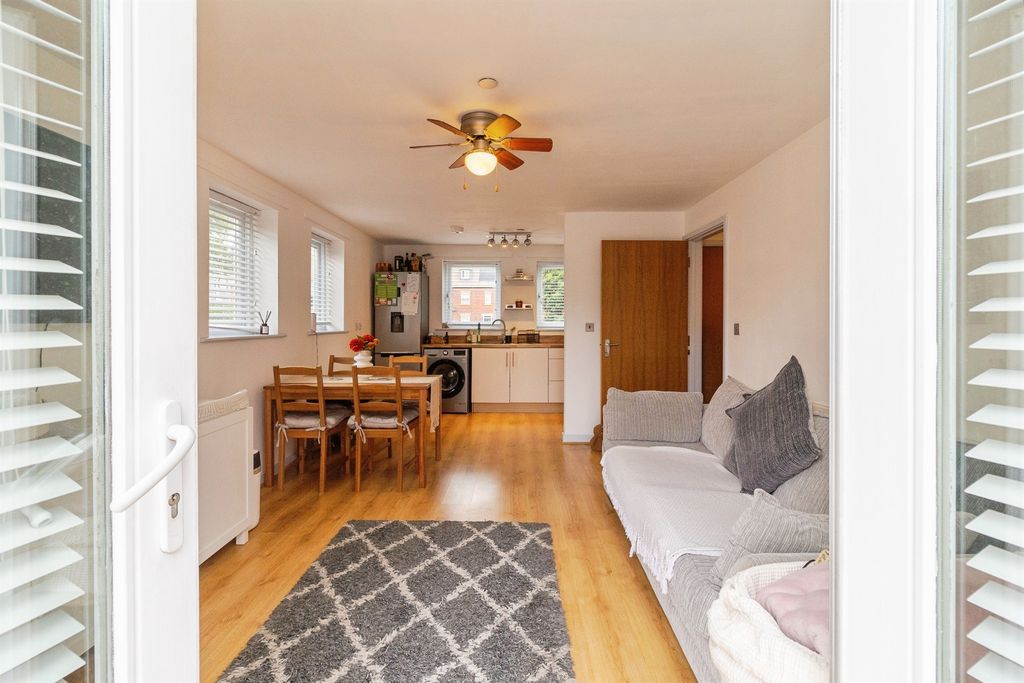 Property photo 3 of 16