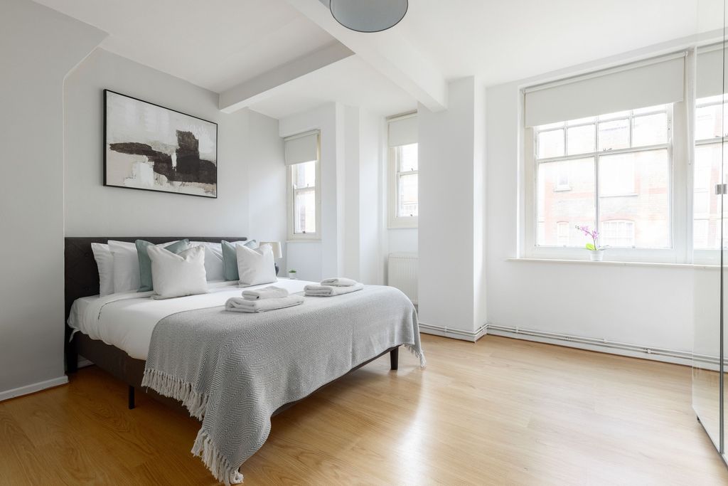 Property photo 3 of 36 Bedroom