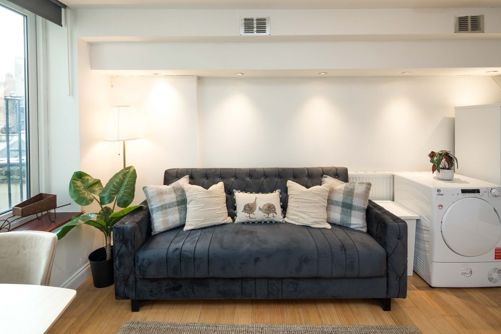 Property photo 2 of 9