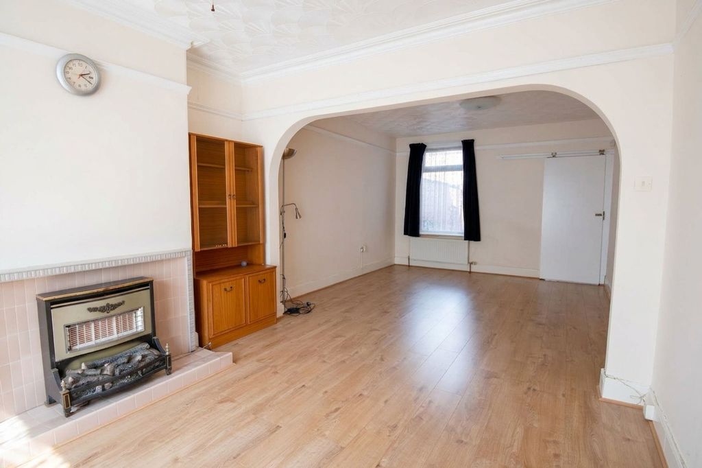 Property photo 3 of 16