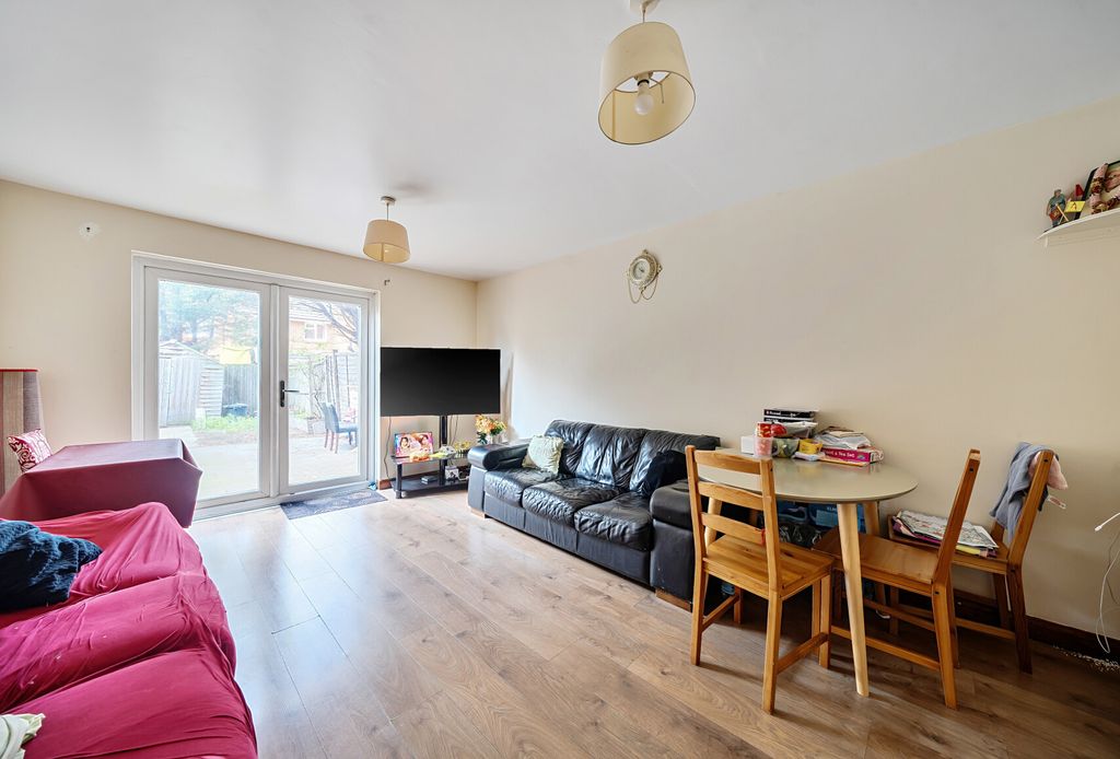 Property photo 2 of 15 1426054-7-69B2E6F...