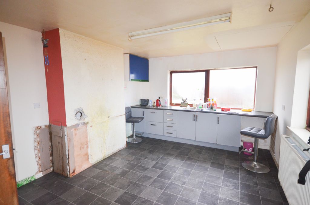 Additional image 4 of 4 bed detached house for saleBreasclete, Isle Of Lewis HS2
