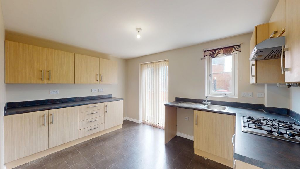 Property photo 2 of 16 4298094