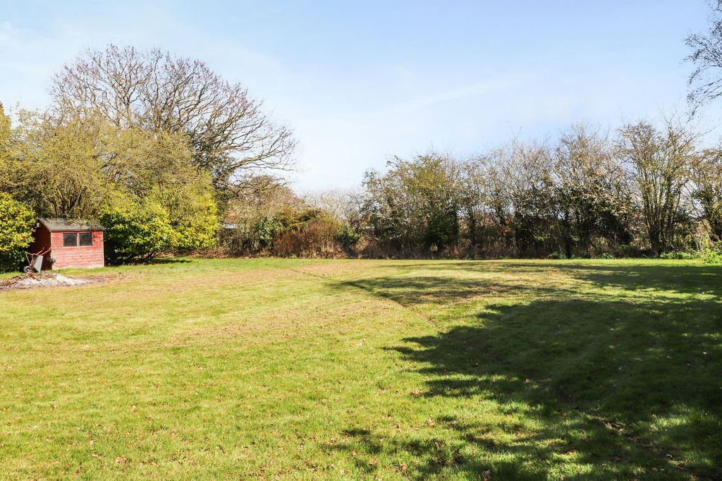 Property photo 2 of 21