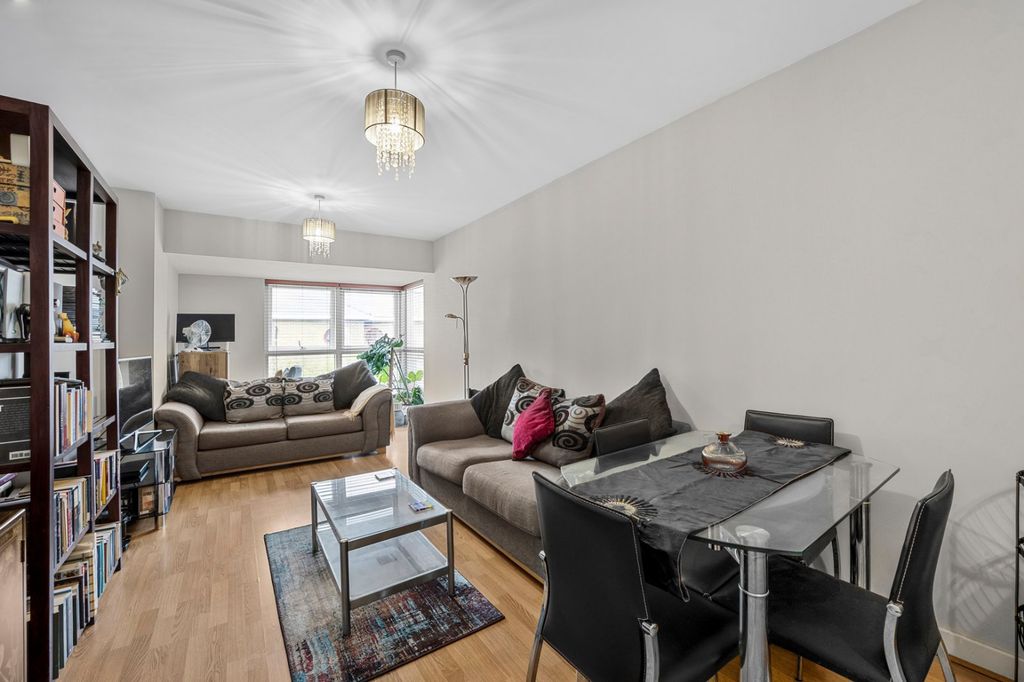 Property photo 2 of 12