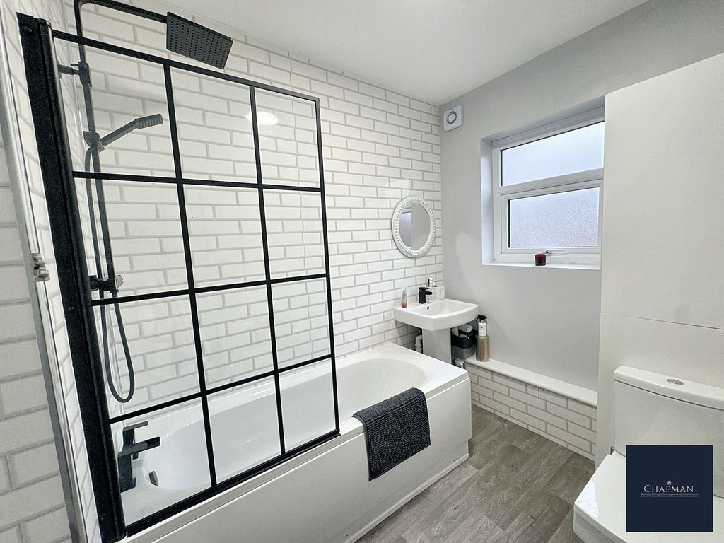 Property photo 3 of 23