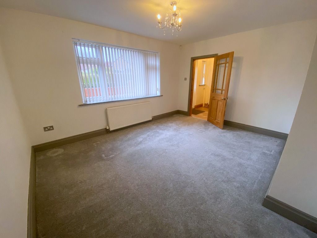 Property photo 2 of 17 Lounge