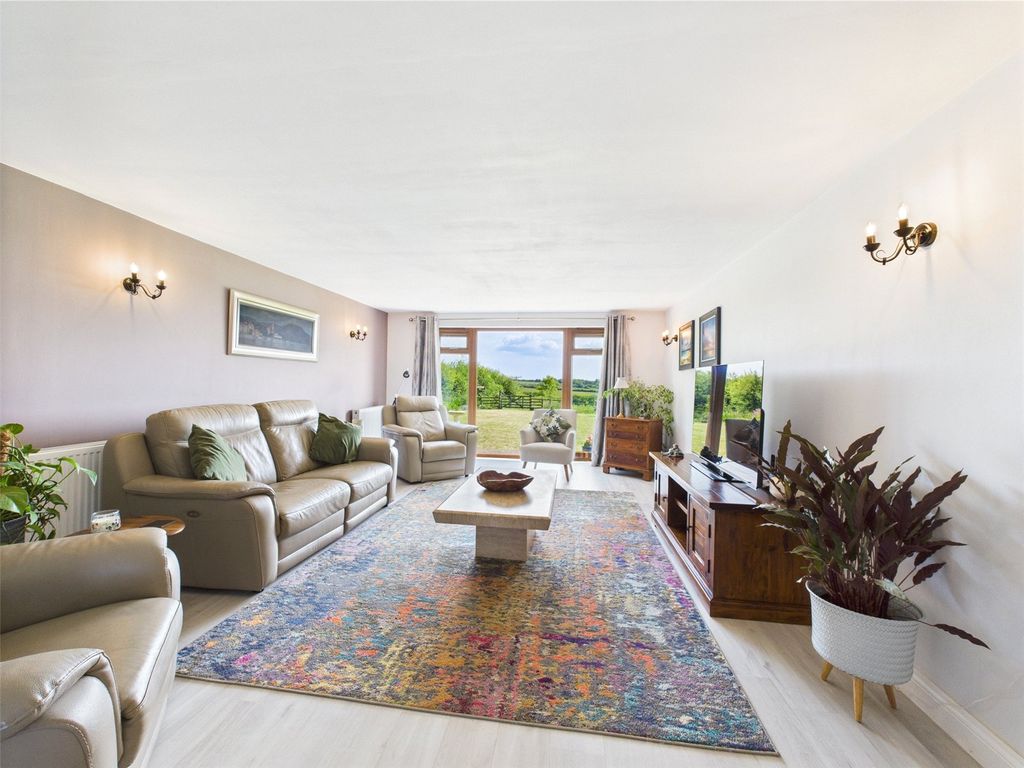 Property photo 1 of 28 Picture No. 42