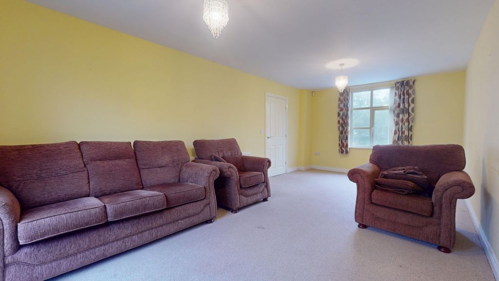 Property photo 2 of 32 4380593