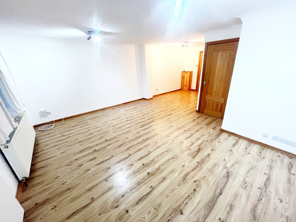 Property photo 2 of 5 Img_1637