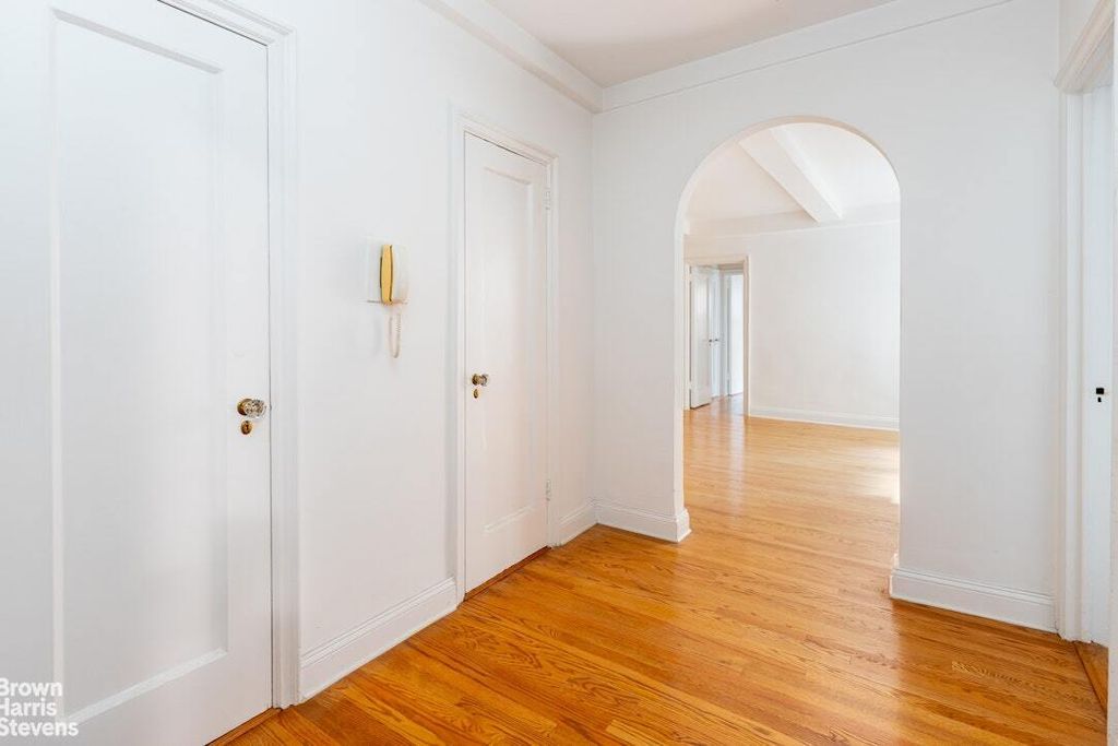 Property photo 3 of 12 <Alttext/>