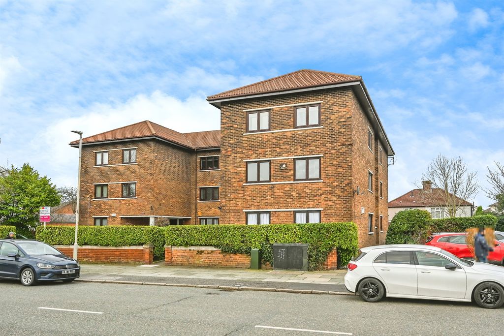 Property photo 1 of 11