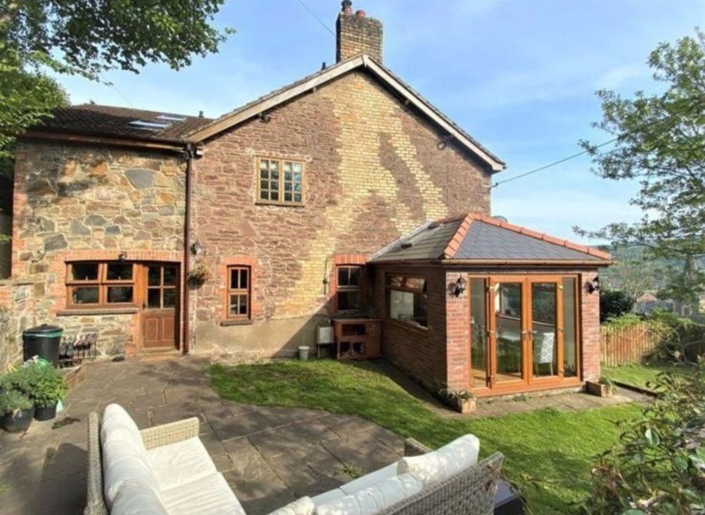 Property photo 1 of 35