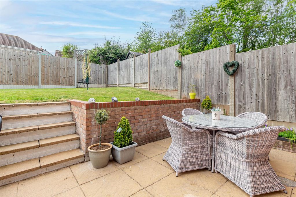 Property photo 3 of 28 Garden-4.Jpg