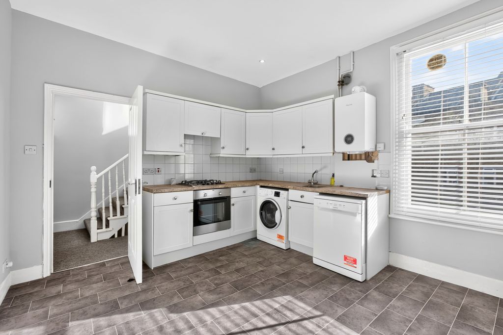 Property photo 2 of 15 Pbox-Img.Jpg