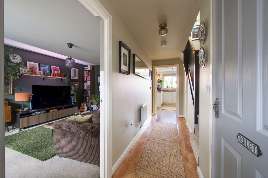 Property photo 3 of 28