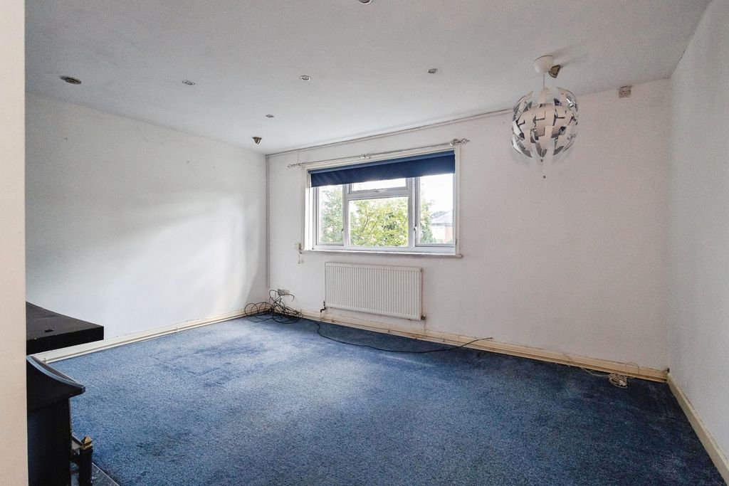 Property photo 2 of 21 Pbox-Img.Jpg