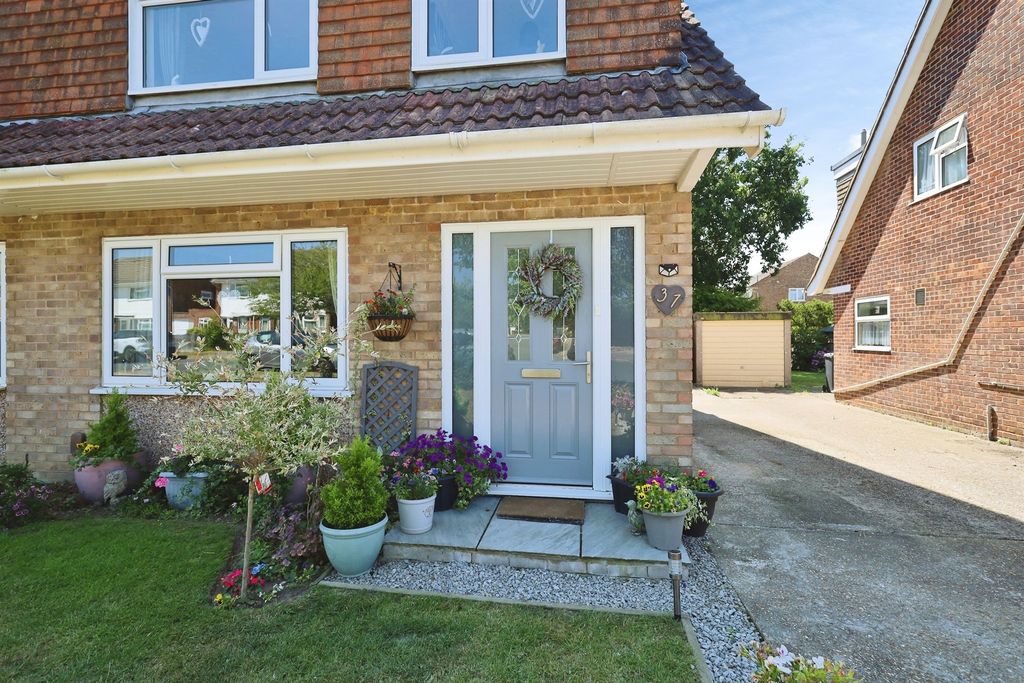 Property photo 2 of 16