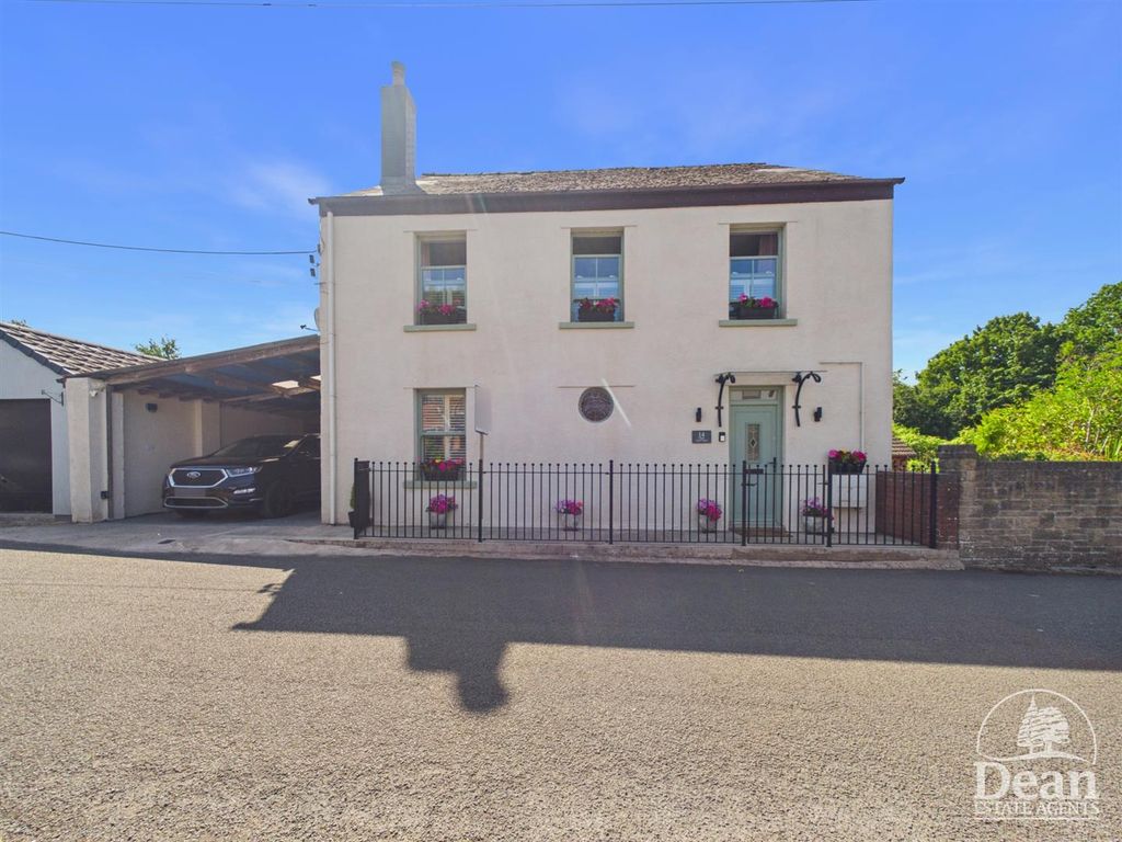 Property photo 1 of 29