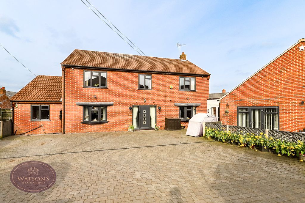 Property photo 1 of 50