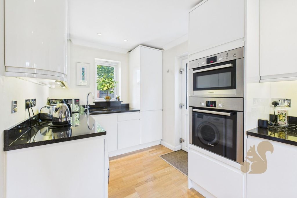 Property photo 3 of 28 Cam04604G0-Pr0062-Still021.Jpg