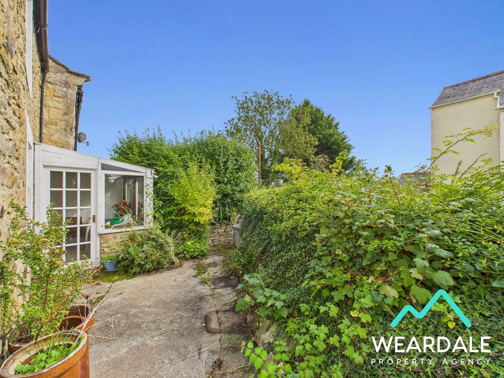 Property photo 2 of 25