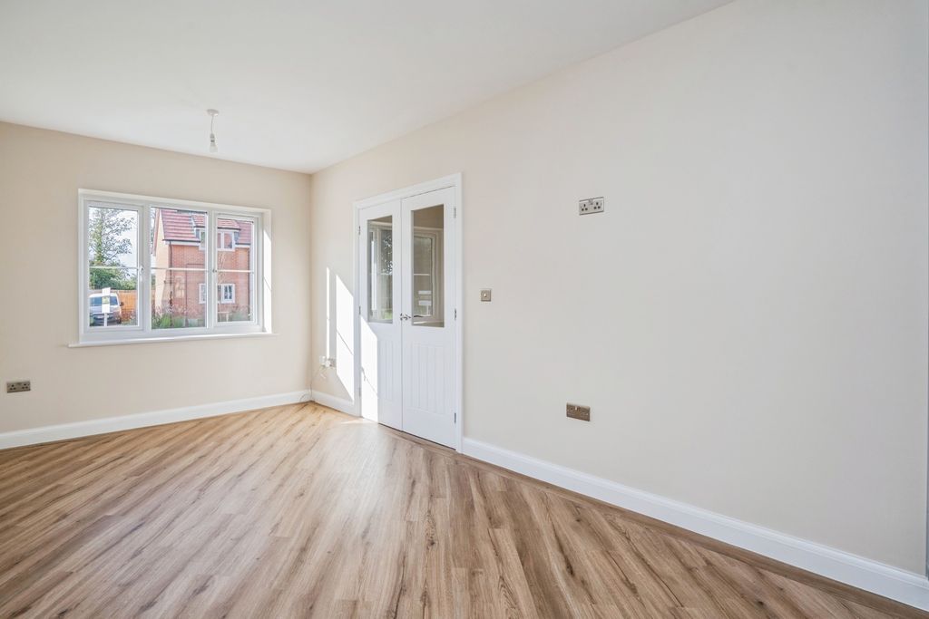 Property photo 3 of 19 Pbox-Img.Jpg