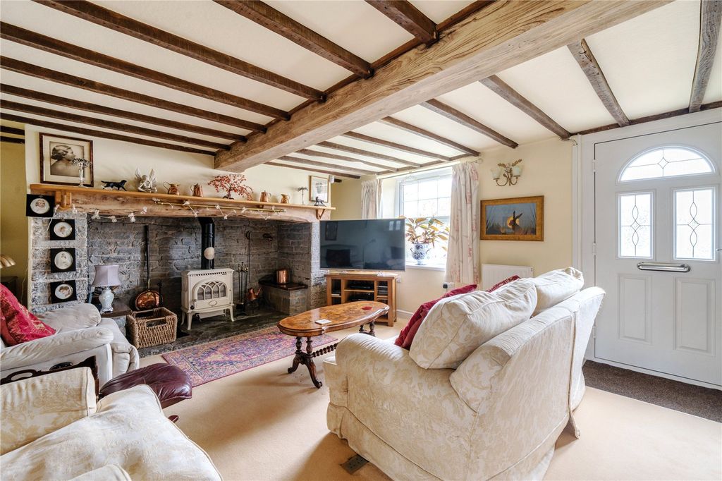 Property photo 3 of 19 Sitting Room