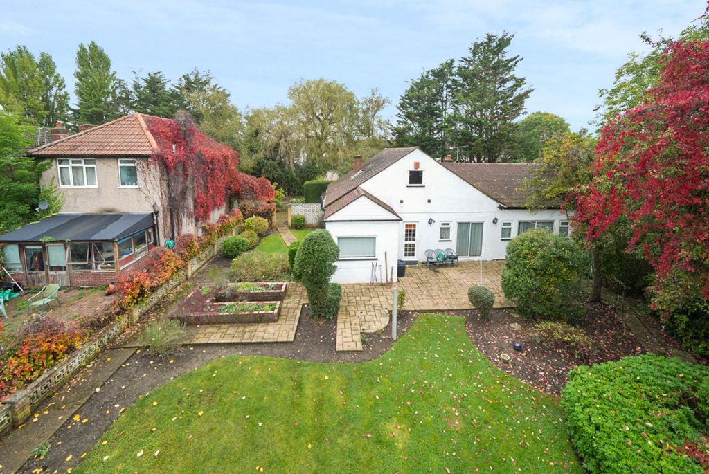 Property photo 2 of 18