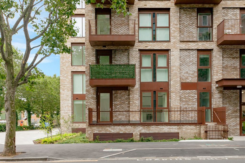 Property photo 1 of 15 (Main)