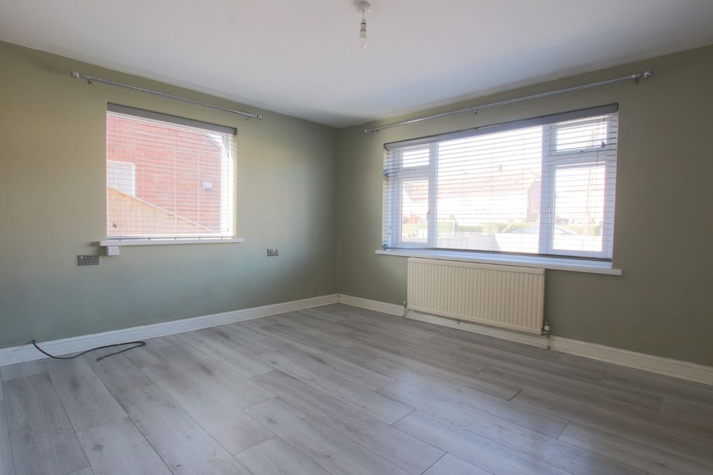 Property photo 2 of 11 3951453