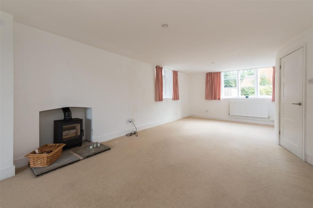 Property photo 2 of 23