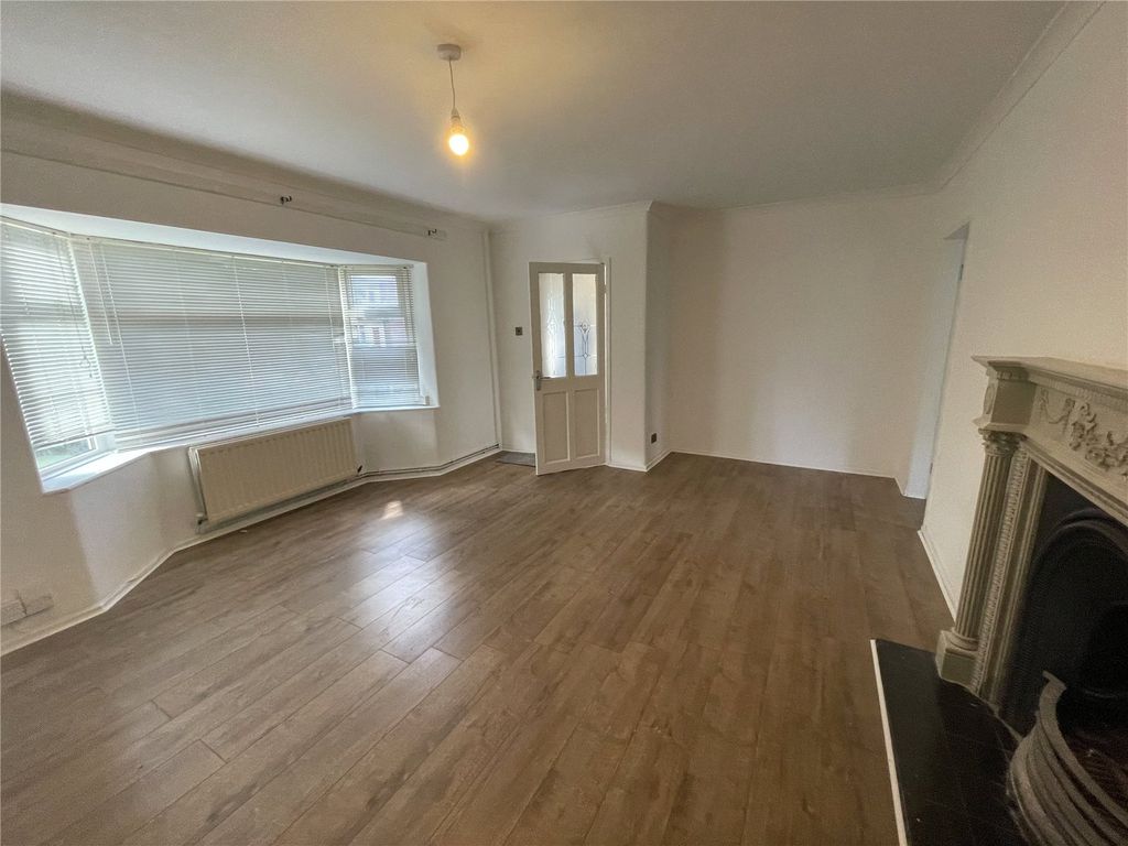 Property photo 3 of 18 Picture No. 32